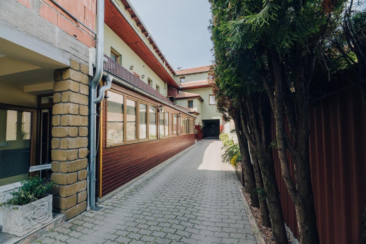 站点早餐餐厅酒店 布尔诺 外观 照片